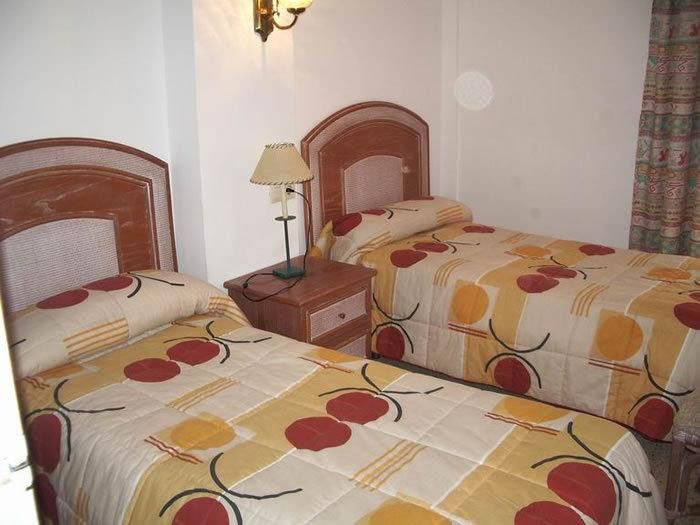 Apartamentos Eva Costa Brava Екстериор снимка