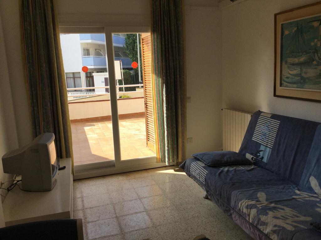 Apartamentos Eva Costa Brava Екстериор снимка