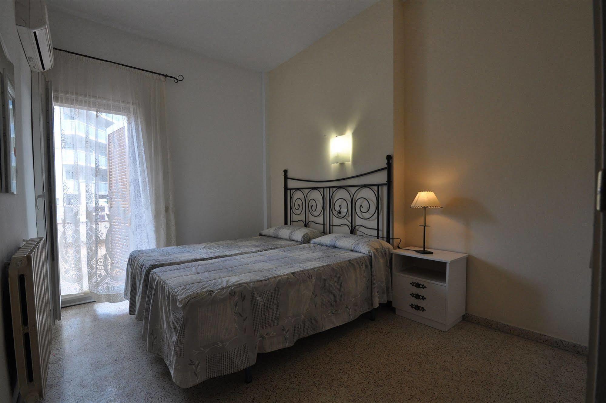 Apartamentos Eva Costa Brava Екстериор снимка