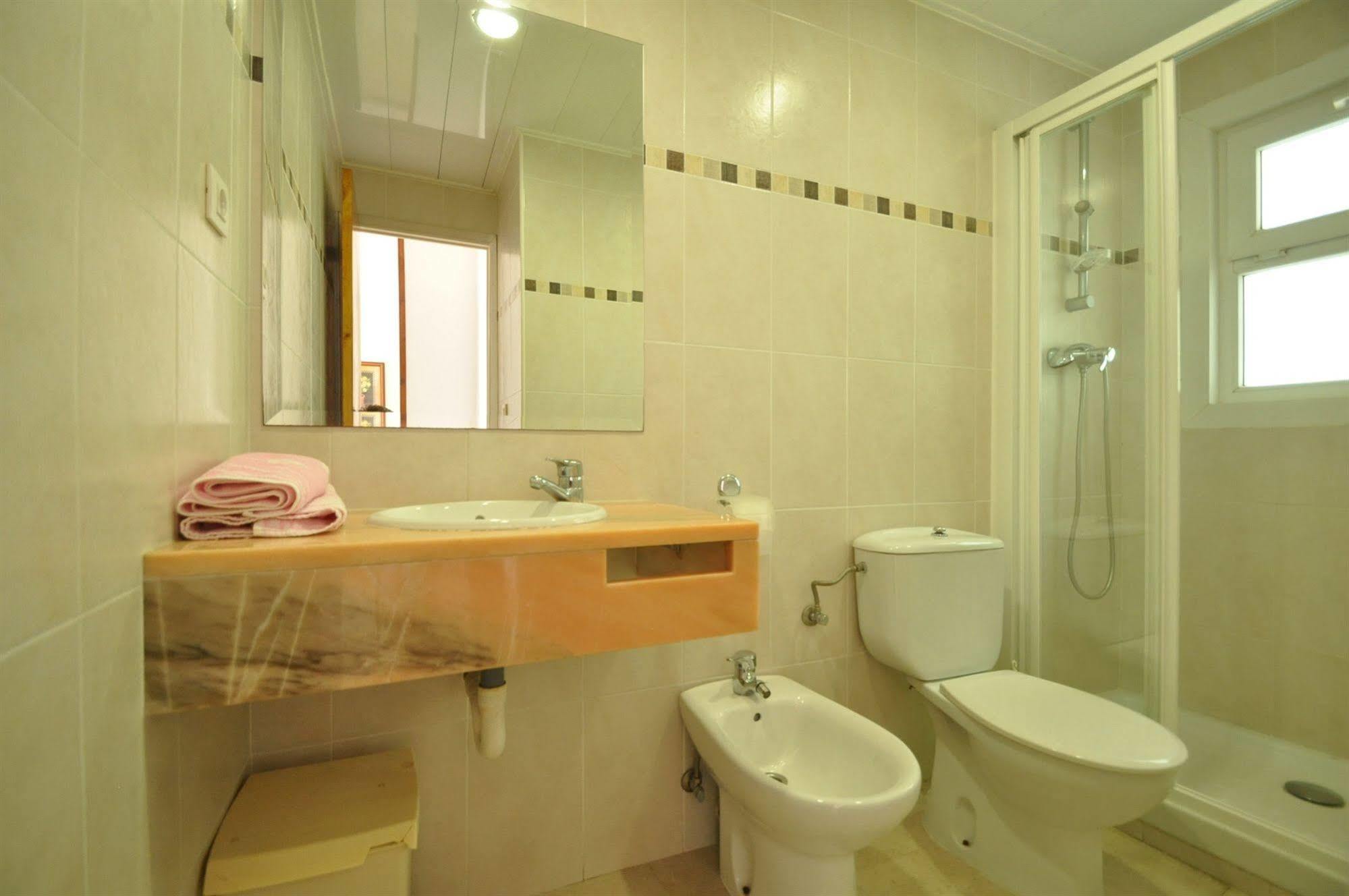 Apartamentos Eva Costa Brava Екстериор снимка